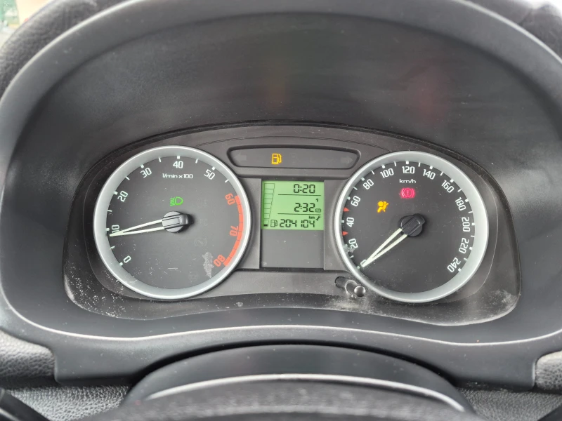 Skoda Fabia 1.2i, снимка 13 - Автомобили и джипове - 53370733