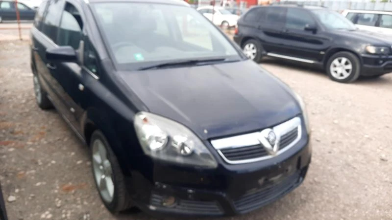 Opel Zafira 1.8 i, снимка 2 - Автомобили и джипове - 32941558