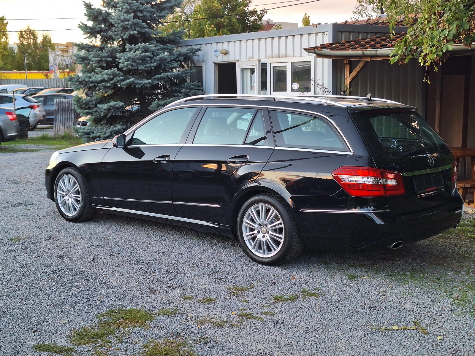 Mercedes-Benz E 200 2.0i 184hp 5G Tronic - изображение 5