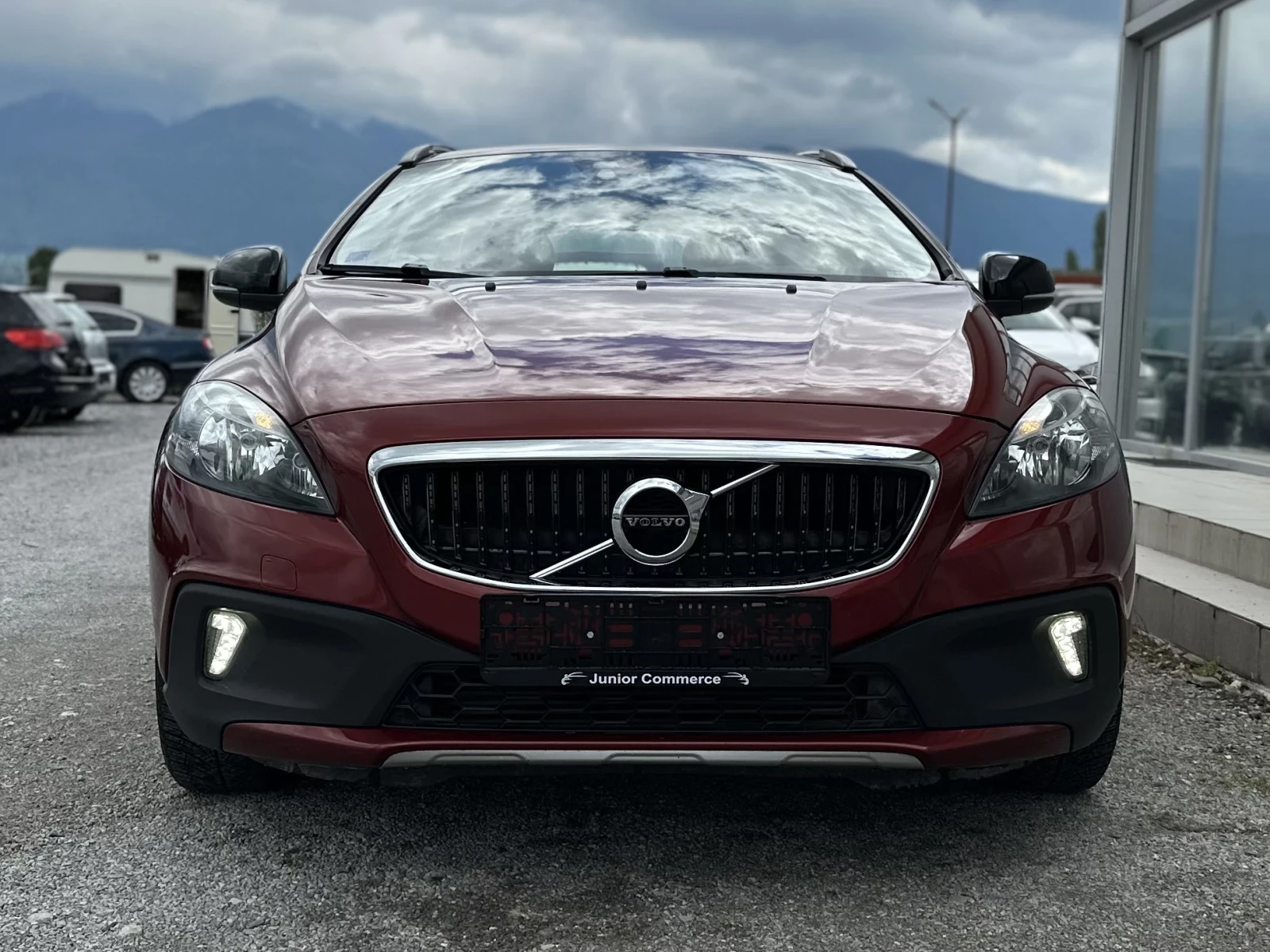 Volvo V40 Cross Country 2.0d-НАВИ-ЕВРО6-КЛИМАТРОНИК-FULL-NEW-TOP - изображение 2