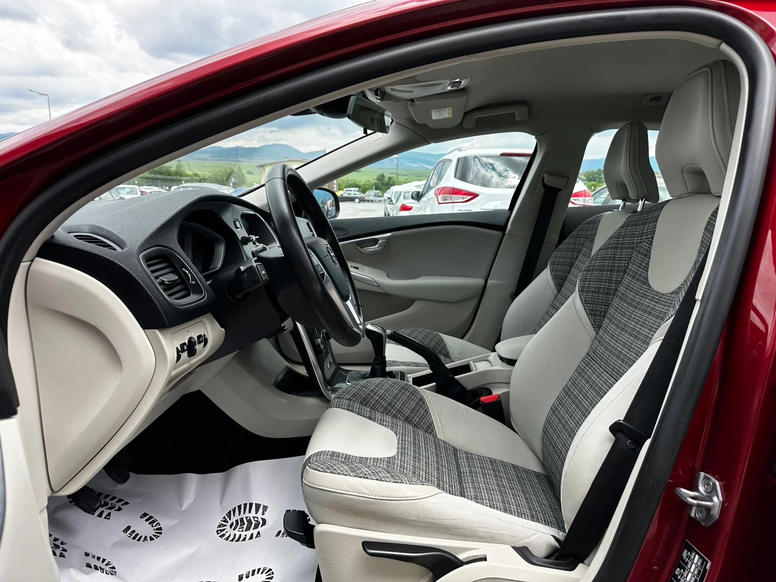 Volvo V40 Cross Country 2.0d-НАВИ-ЕВРО6-КЛИМАТРОНИК-FULL-NEW-TOP - изображение 8
