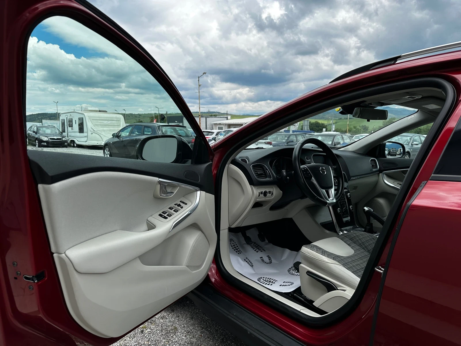 Volvo V40 Cross Country 2.0d-НАВИ-ЕВРО6-КЛИМАТРОНИК-FULL-NEW-TOP - изображение 7