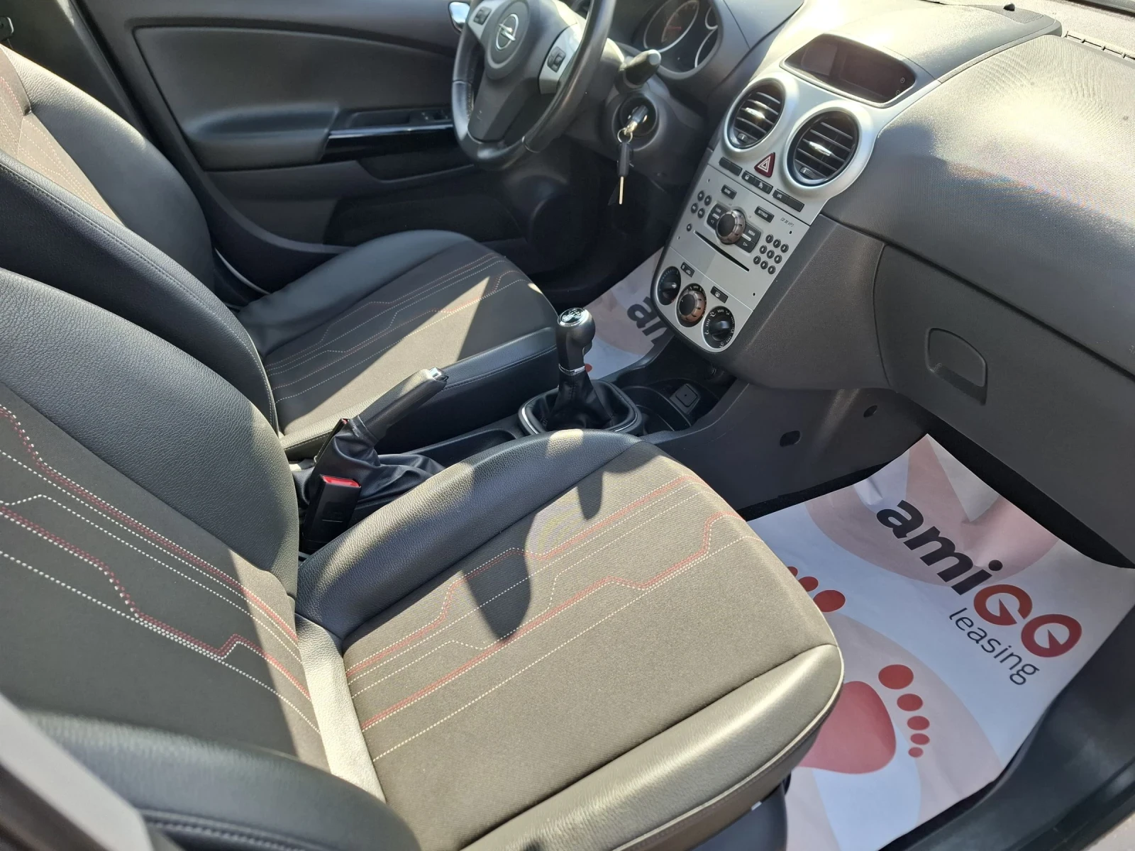 Opel Corsa 1.2i 85кс газ/бензин - изображение 10