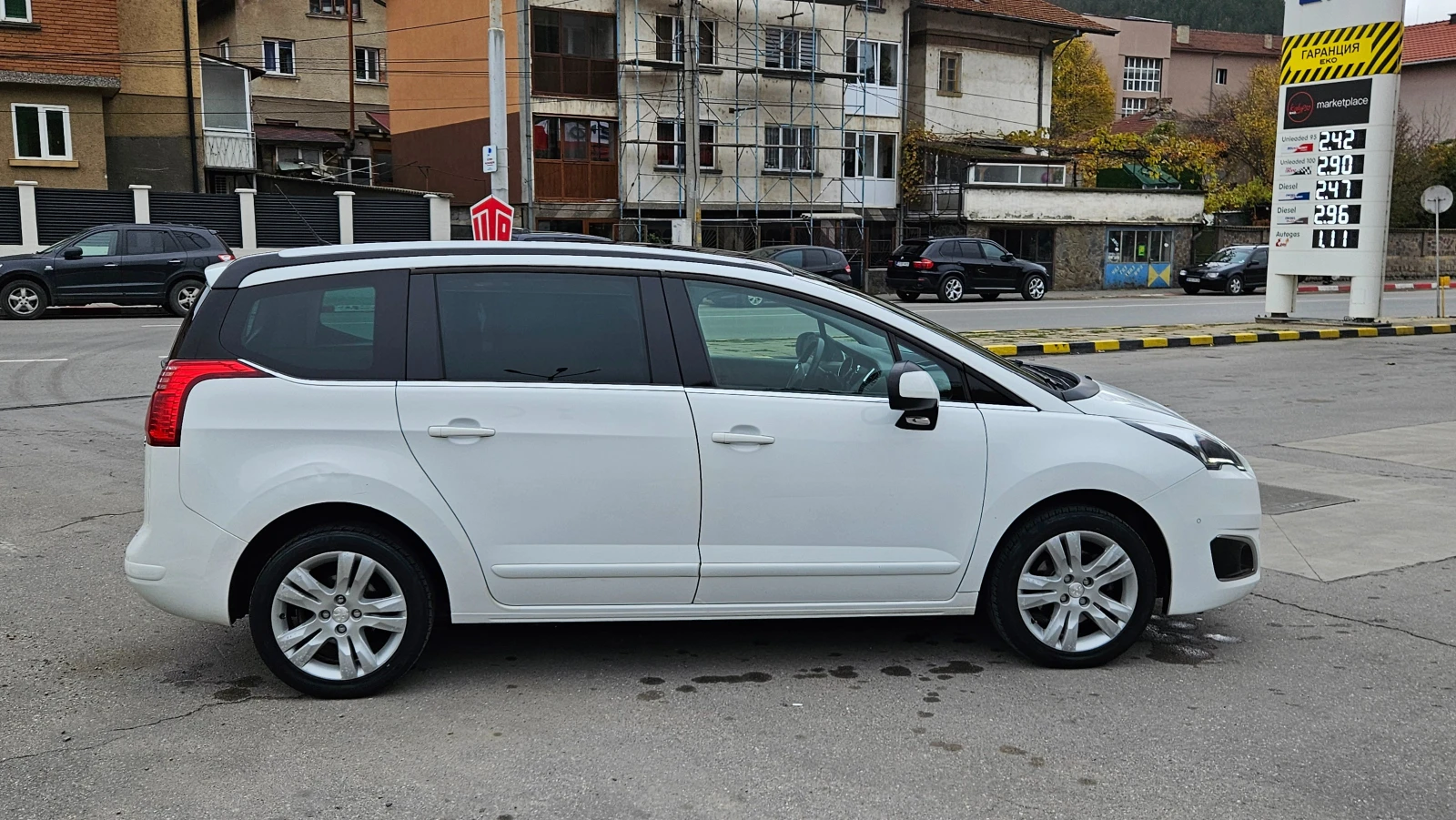 Peugeot 5008 1.6 Hdi NAVIG/PANORAMA/Euro-6b - изображение 6