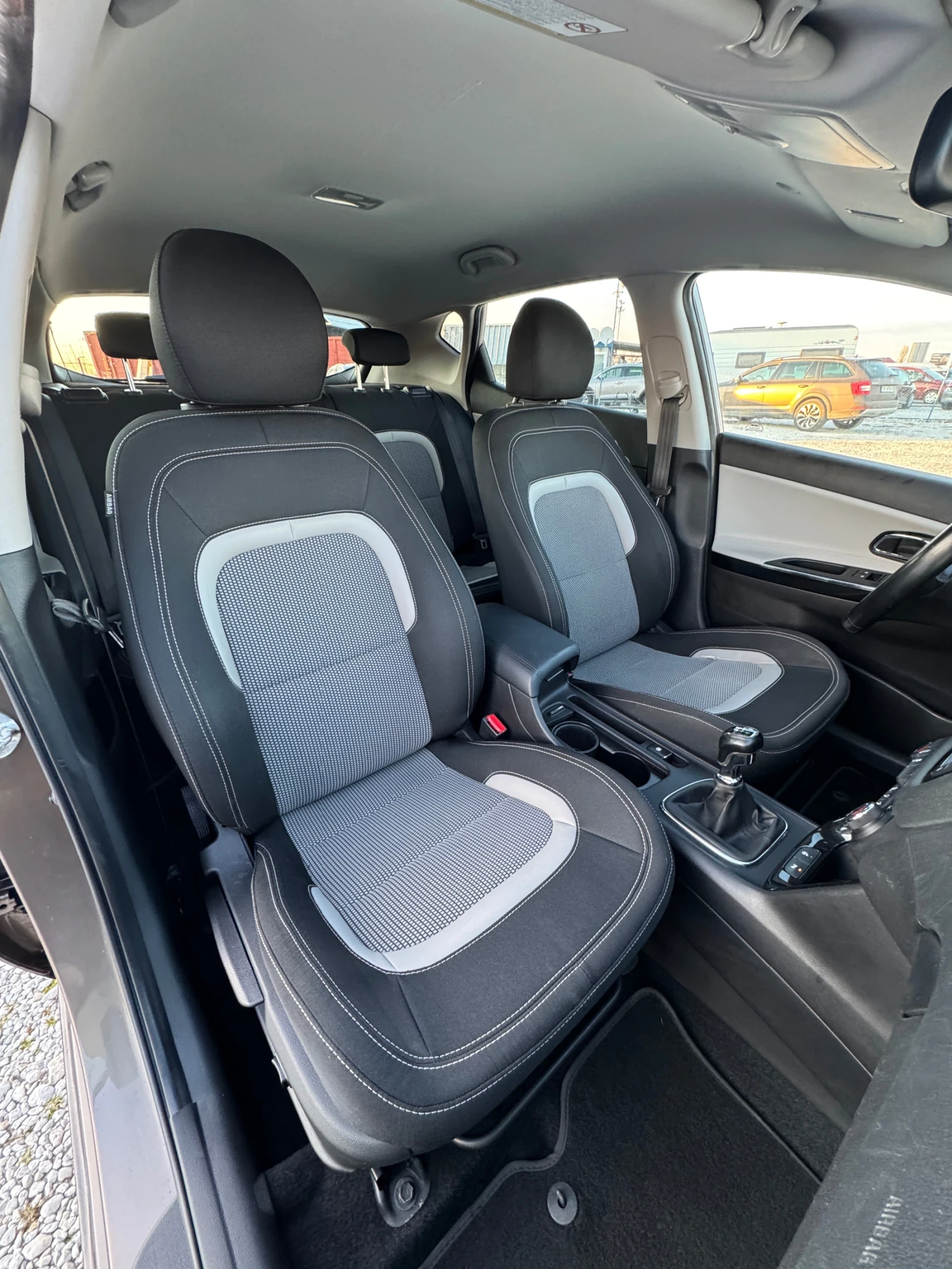 Kia Ceed 1.6 GDI Platinum, снимка 9 - Автомобили и джипове - 53782342