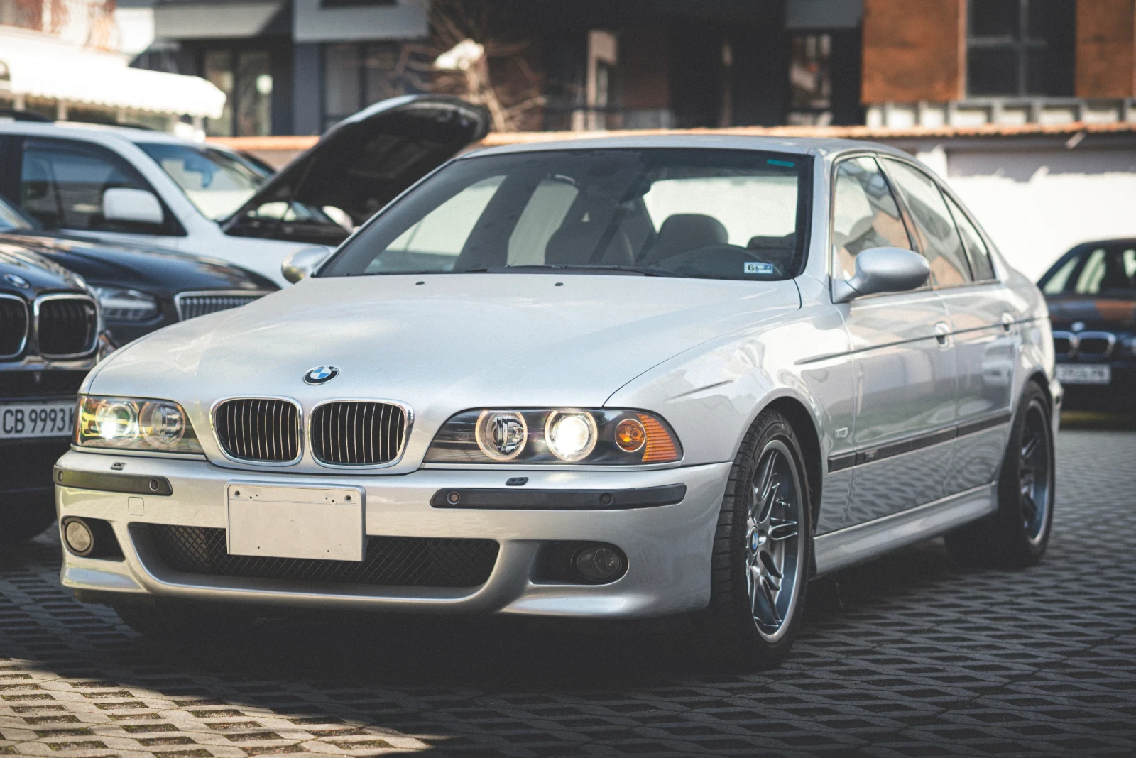 BMW M5 FACELIFT INDIVIDUAl, снимка 2 - Автомобили и джипове - 54176343