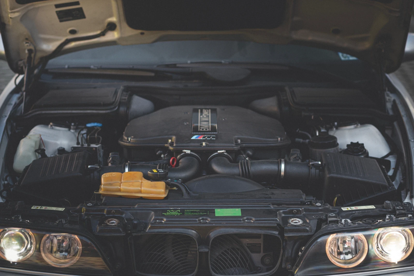 BMW M5 FACELIFT INDIVIDUAl, снимка 9 - Автомобили и джипове - 54176343