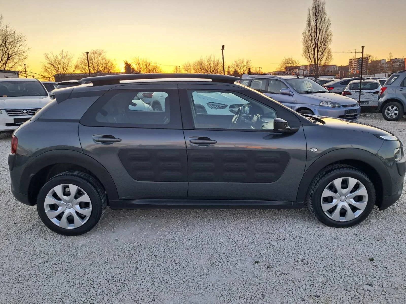 Citroen C4 Cactus 1.6 HDI, снимка 7 - Автомобили и джипове - 54190108
