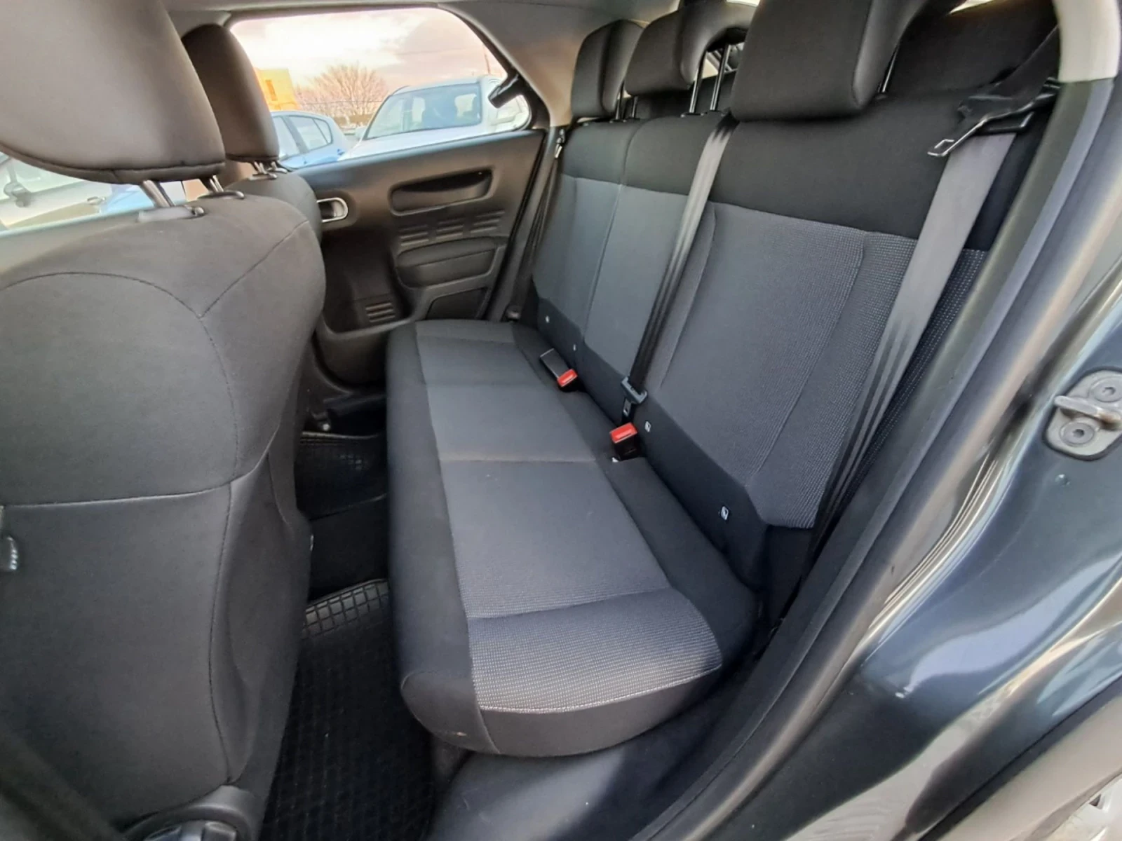 Citroen C4 Cactus 1.6 HDI, снимка 13 - Автомобили и джипове - 54190108