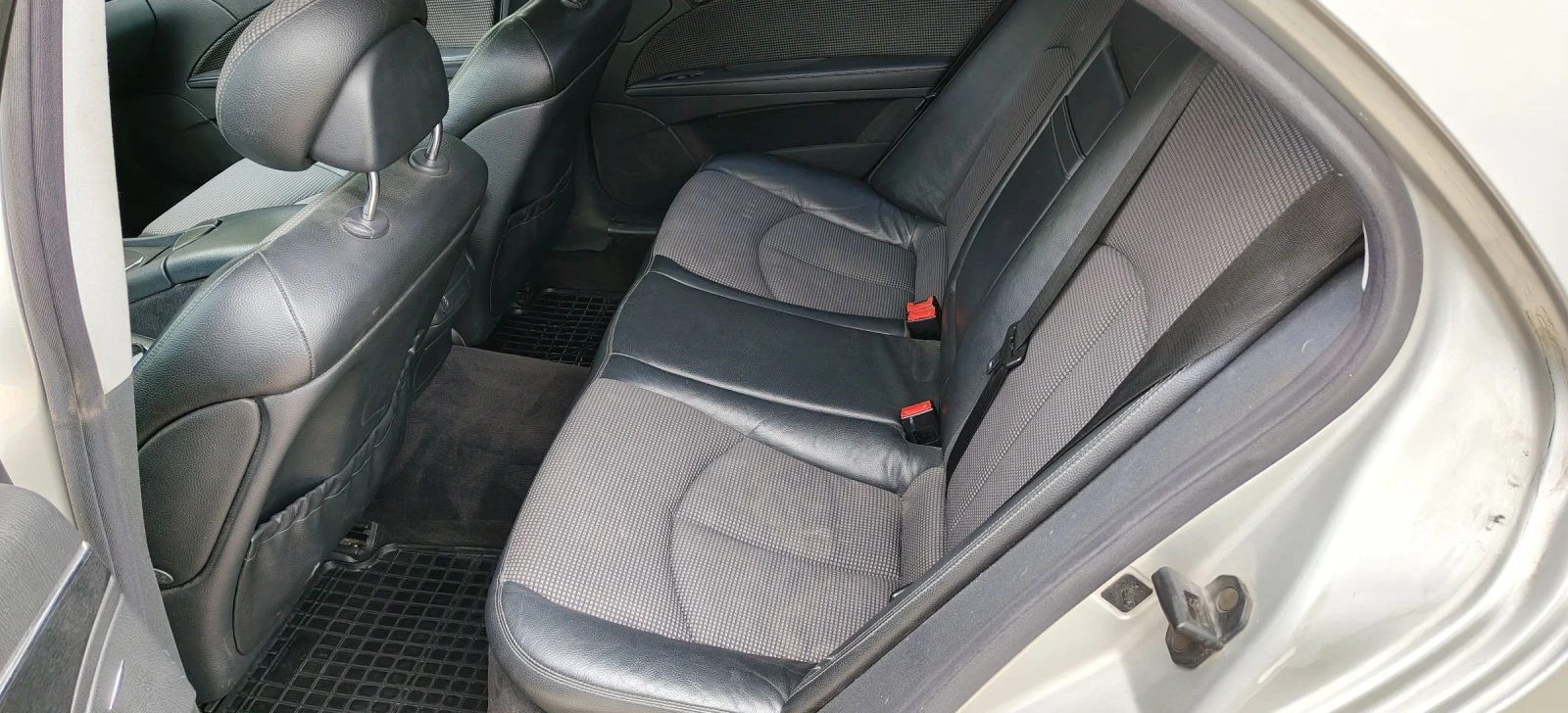 Mercedes-Benz E 320 320 газ/бензин , снимка 7 - Автомобили и джипове - 54495766
