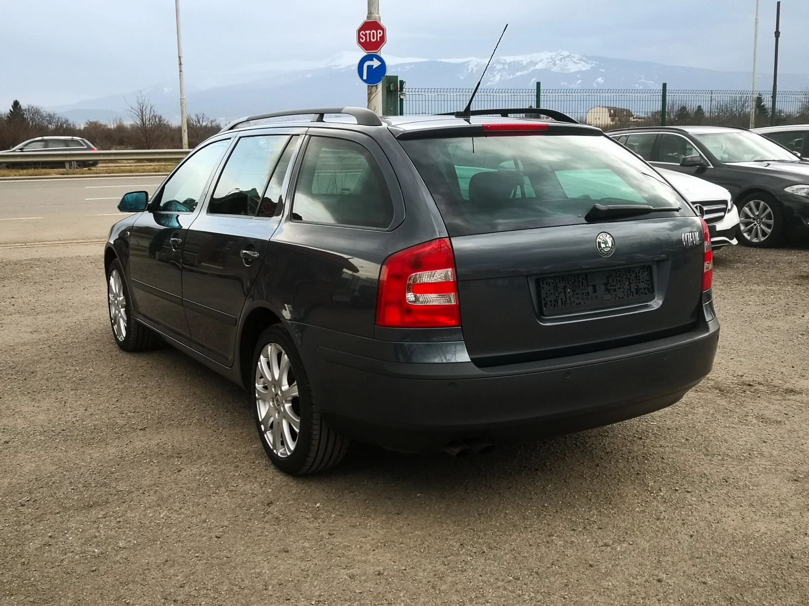 Skoda Octavia 1.8TSi "Laurin & Klement" . Като Нова, снимка 4 - Автомобили и джипове - 54942656