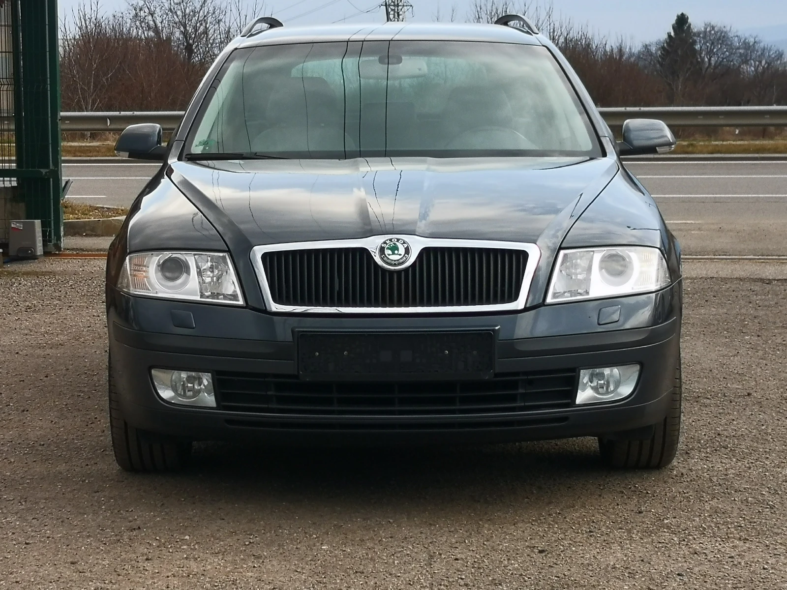 Skoda Octavia 1.8TSi "Laurin & Klement" . Като Нова, снимка 2 - Автомобили и джипове - 54942656