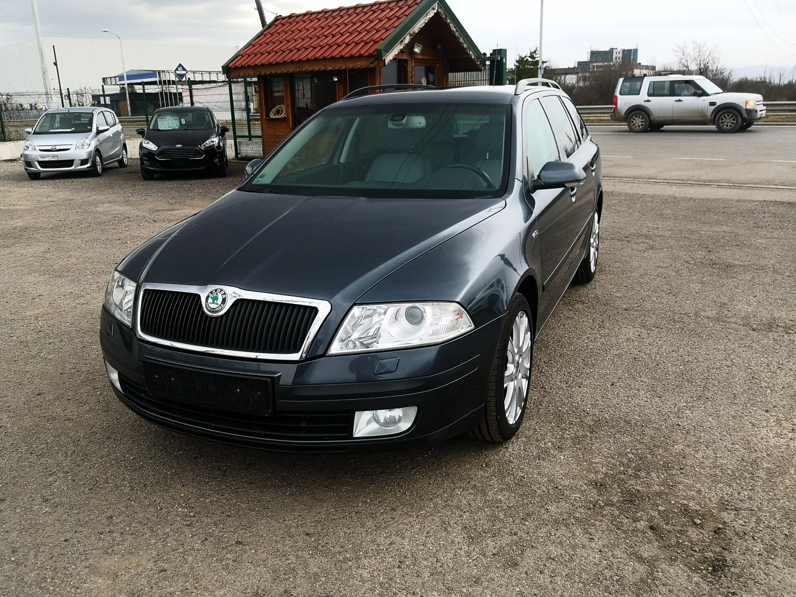 Skoda Octavia 1.8TSi "Laurin & Klement" . Като Нова