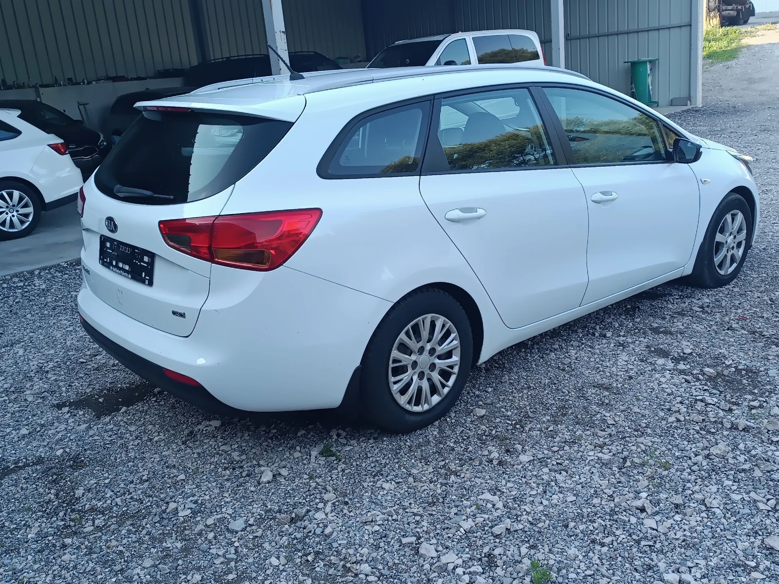 Kia Ceed 1.6CRDI, снимка 4 - Автомобили и джипове - 55073108