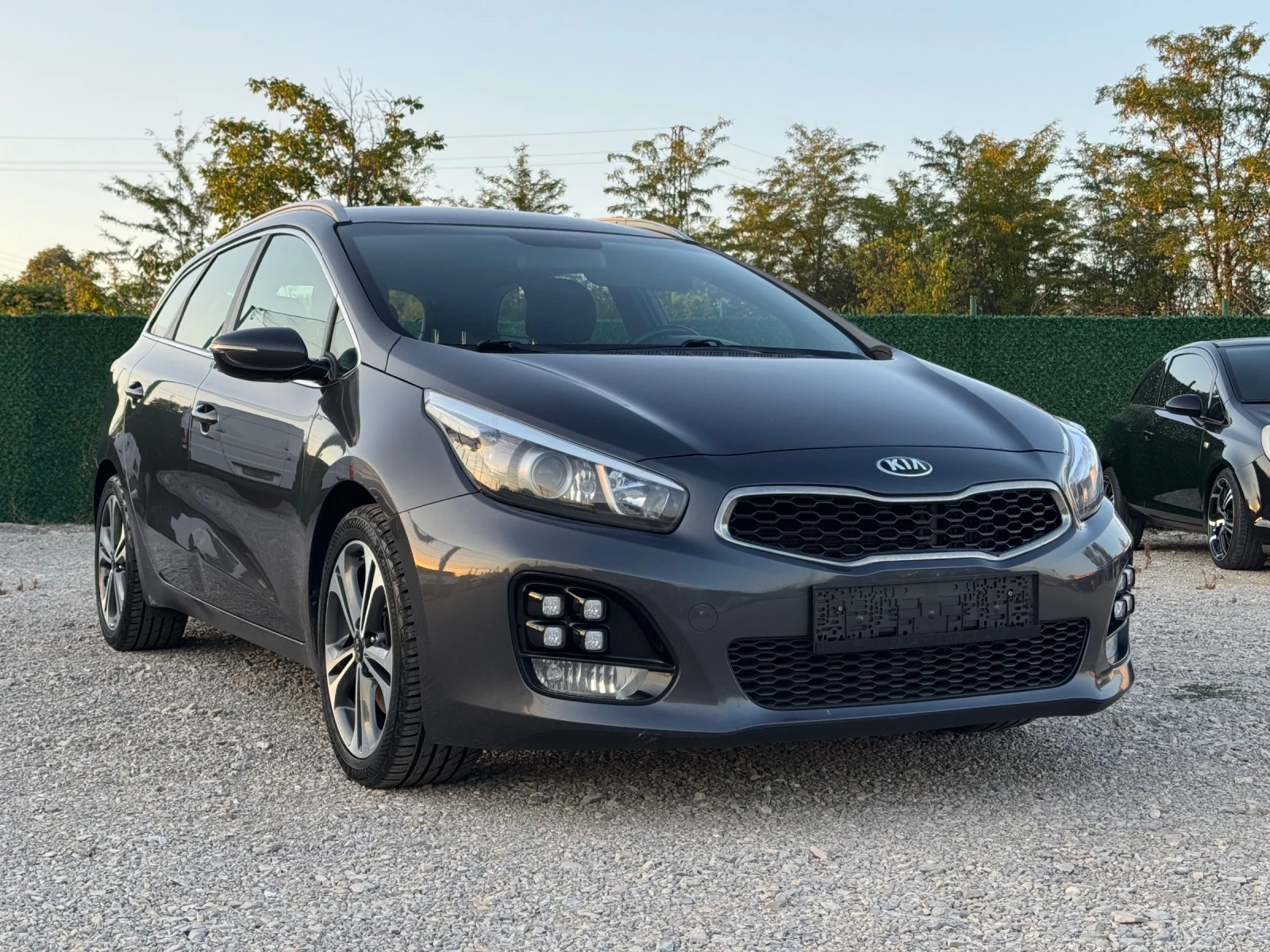 Kia Ceed 1.6 CRDI - Евро 6 - GT Line136 кс, снимка 3 - Автомобили и джипове - 55532895