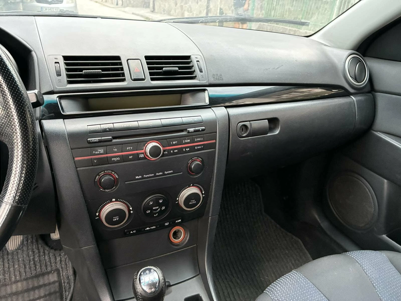 Mazda 3, снимка 12 - Автомобили и джипове - 55711769