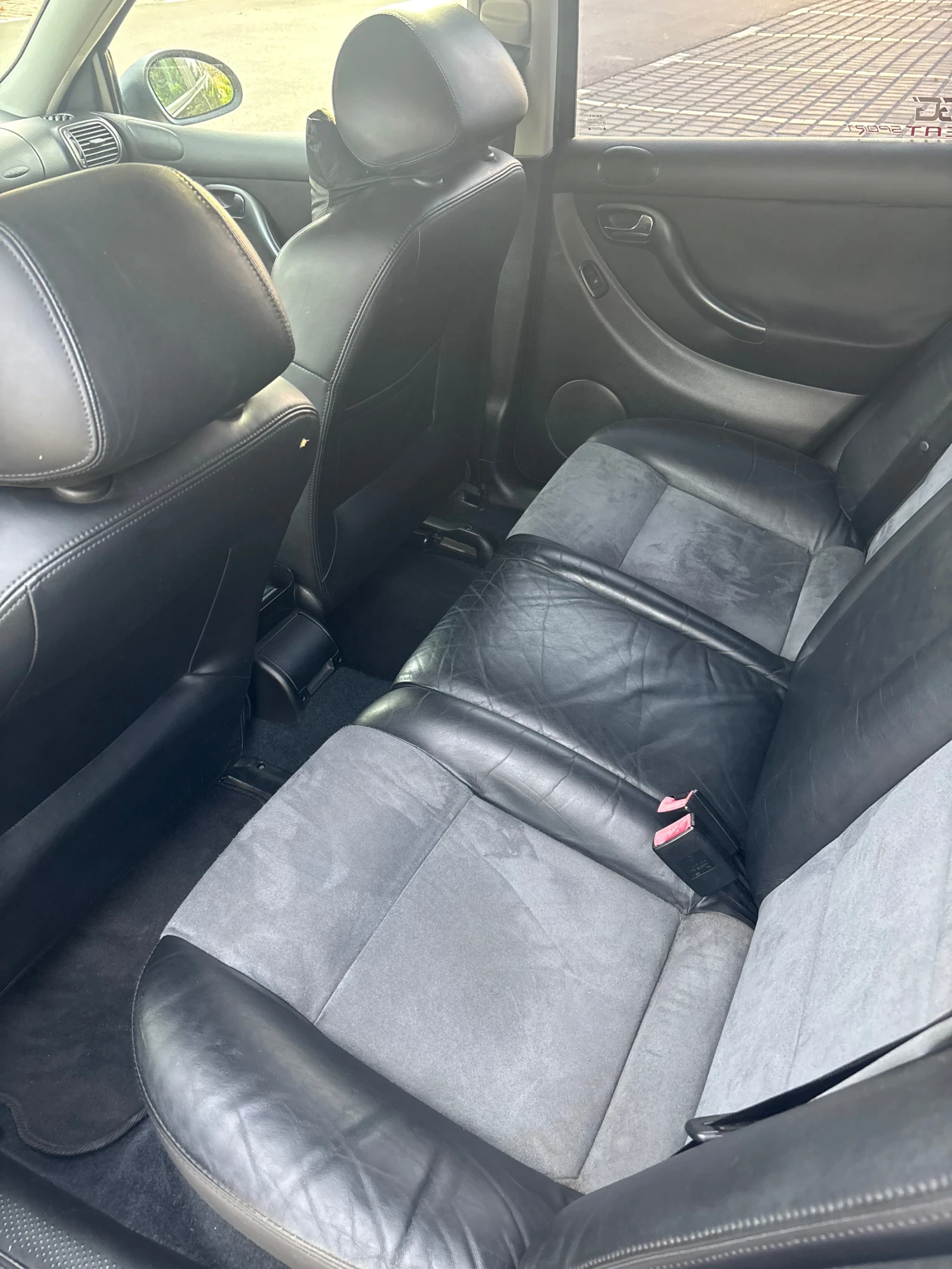 Seat Leon FR 1.8T, снимка 10 - Автомобили и джипове - 56446337