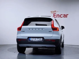 Volvo XC40 B4 Momentum, снимка 3