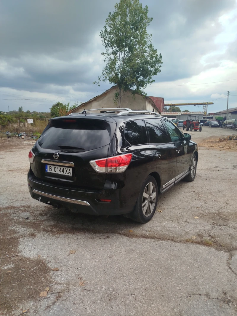 Nissan Pathfinder, снимка 5 - Автомобили и джипове - 47057379