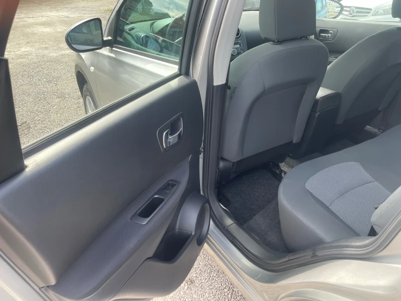 Nissan Qashqai 1.5 DCI , FACELIFT, снимка 11 - Автомобили и джипове - 50388173