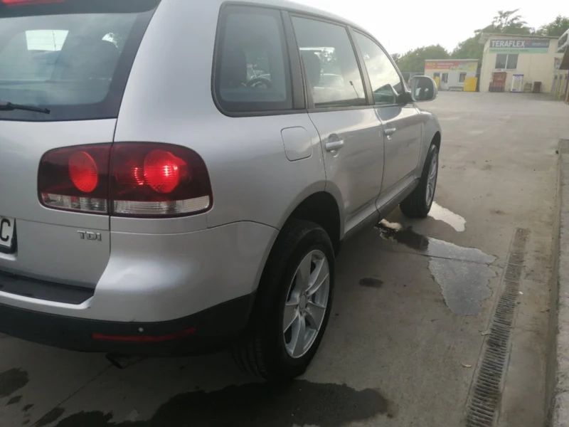VW Touareg, снимка 3 - Автомобили и джипове - 52714089
