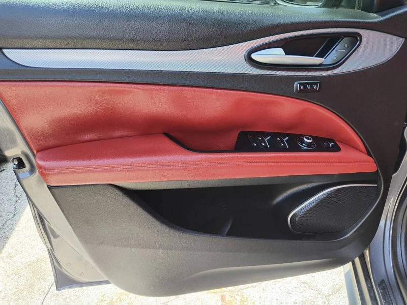 Alfa Romeo Stelvio Ti Sport, снимка 13 - Автомобили и джипове - 52425514