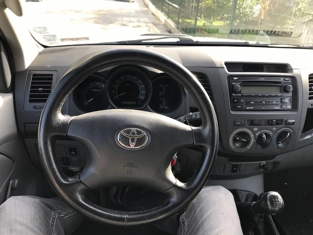 Toyota Hilux double cab, снимка 10 - Автомобили и джипове - 47524470