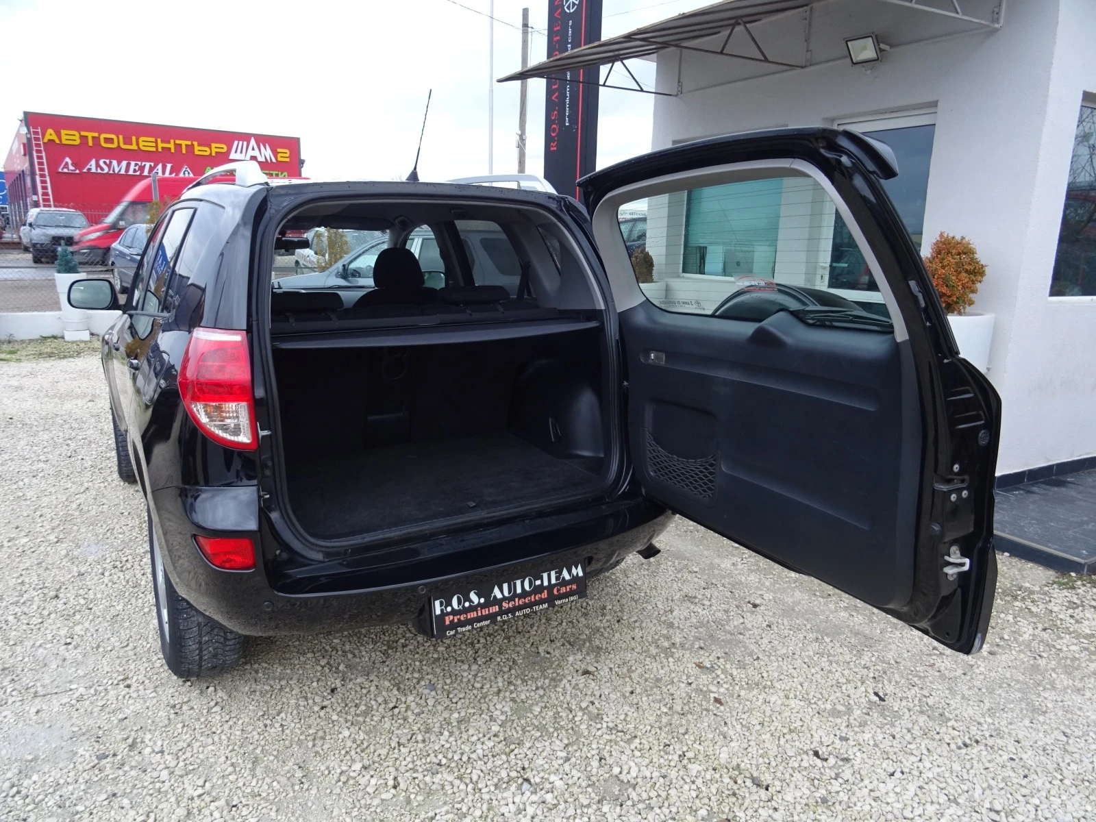 Toyota Rav4 2.2 D-4D 136kc DPF 4WD 5вр. Sol - изображение 4