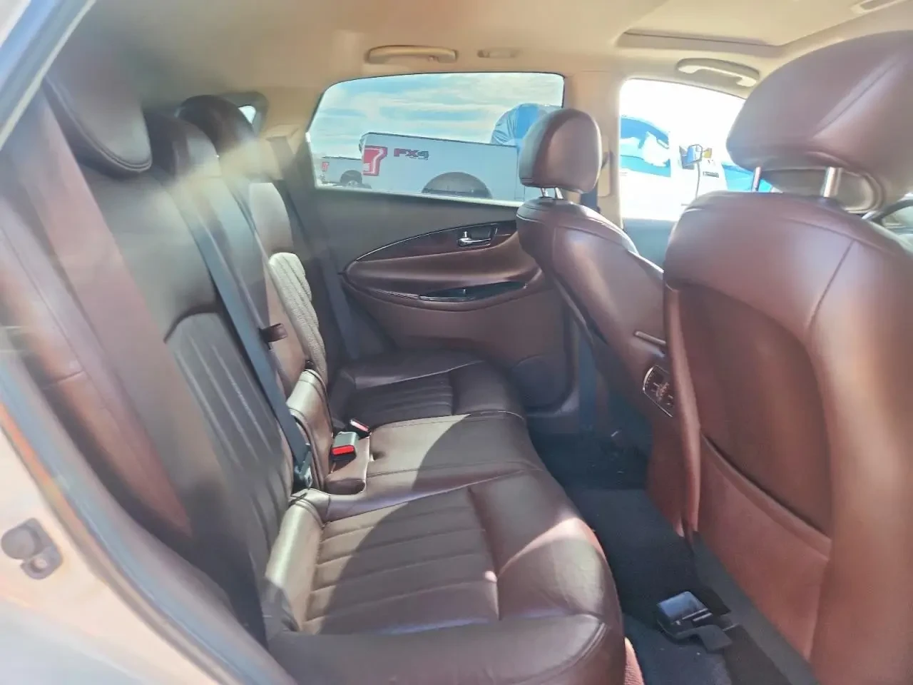 Infiniti QX50, снимка 9 - Автомобили и джипове - 53921872