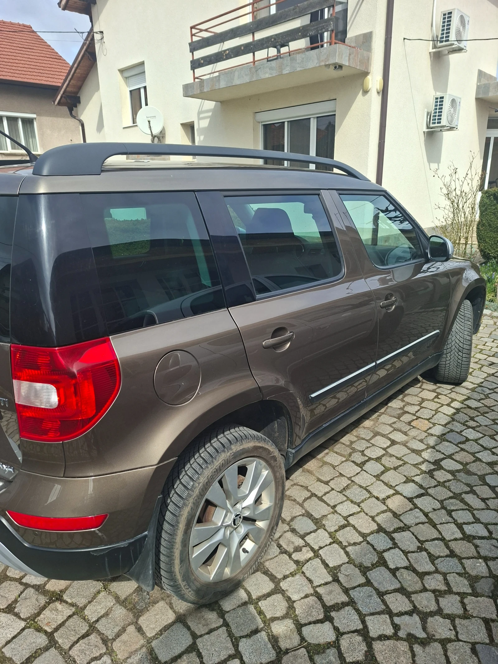 Skoda Yeti 4x4, снимка 4 - Автомобили и джипове - 53934851