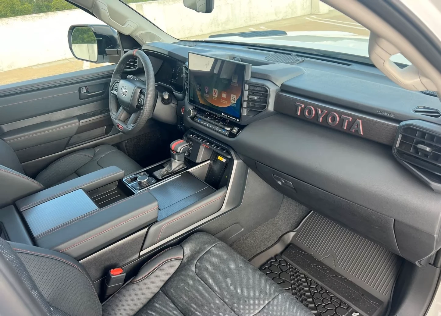 Toyota Sequoia TRD-PRO* HYBRID* 6+ 1* DISTR* KEYLESS* MEMORY* 360, снимка 11 - Автомобили и джипове - 53994684