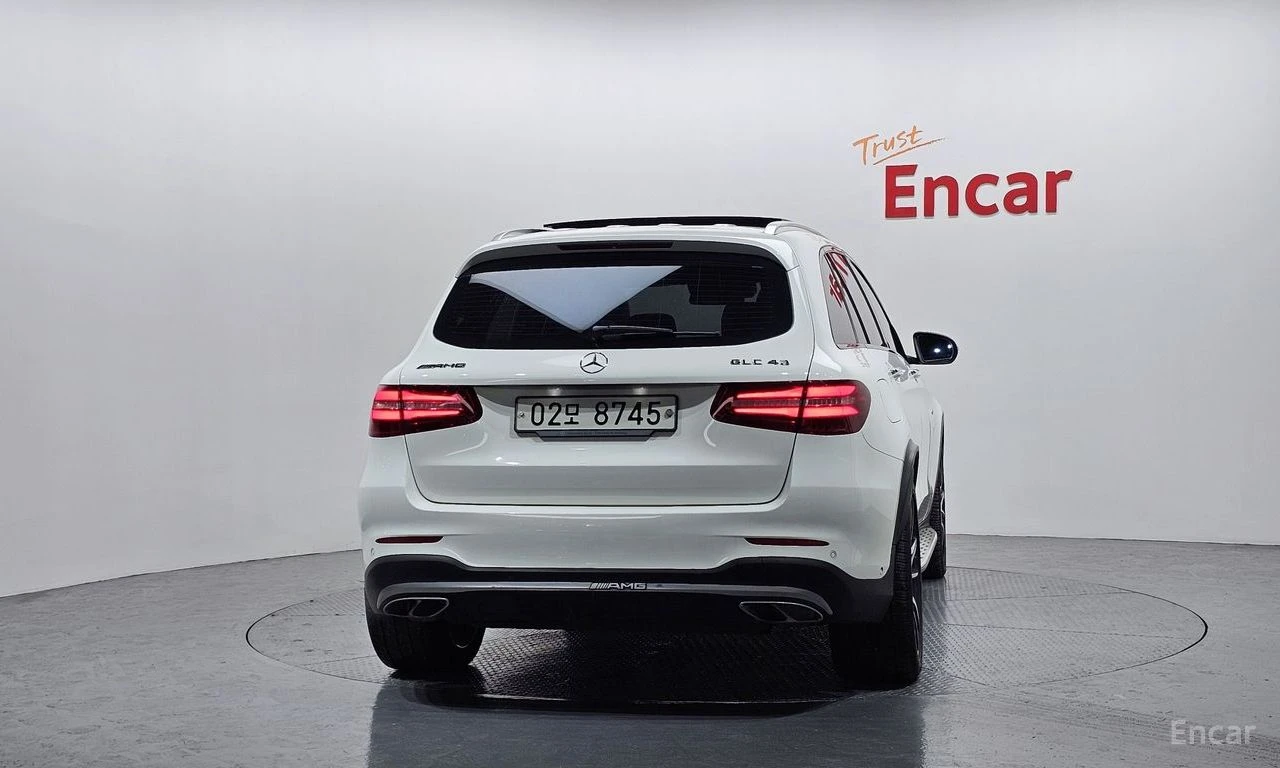 Mercedes-Benz GLC 43 AMG PANO * HEAD-UP * 360 CAM * CARBON, снимка 4 - Автомобили и джипове - 54517841