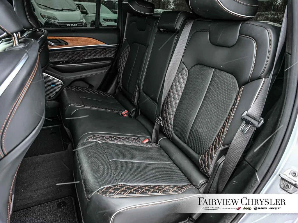 Jeep Grand cherokee Summit Reserve 5.7 , снимка 14 - Автомобили и джипове - 54642249