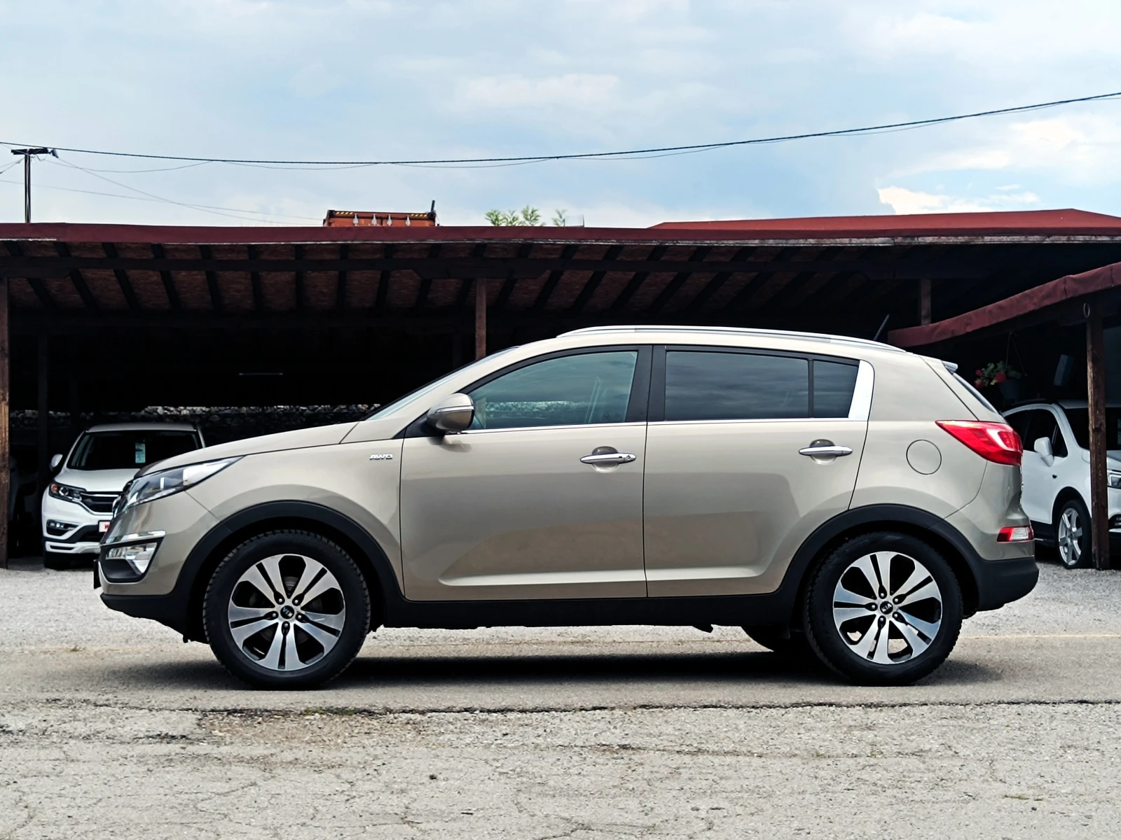 Kia Sportage 2.0 i* 4x4* АВТОМАТИК* NAVI* ПАНОРАМА* Keyless/Go*, снимка 7 - Автомобили и джипове - 55004017
