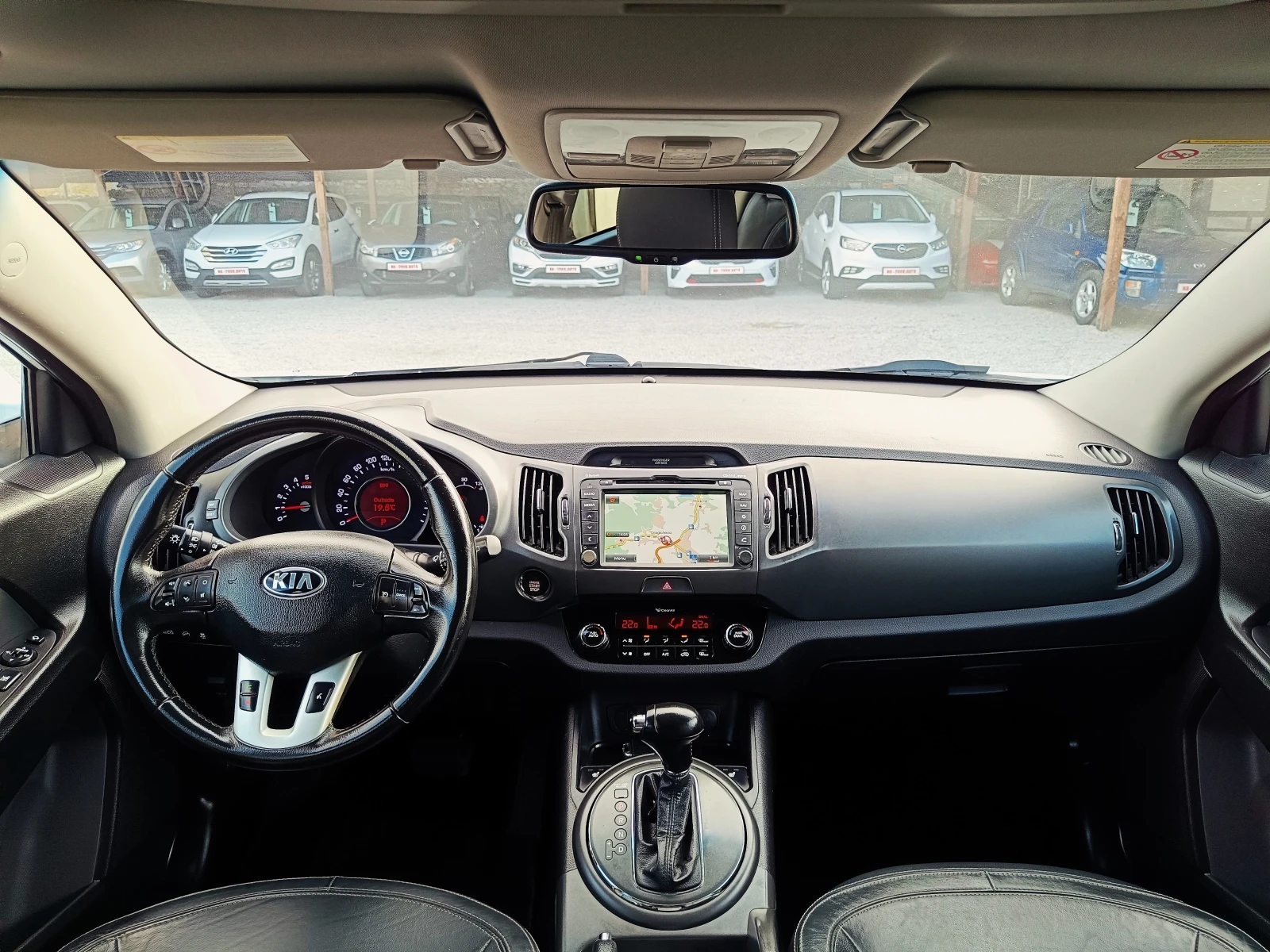 Kia Sportage 2.0 i* 4x4* АВТОМАТИК* NAVI* ПАНОРАМА* Keyless/Go*, снимка 11 - Автомобили и джипове - 55004017