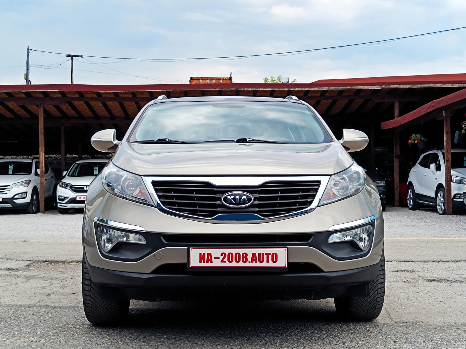 Kia Sportage 2.0 i* 4x4* АВТОМАТИК* NAVI* ПАНОРАМА* Keyless/Go*, снимка 2 - Автомобили и джипове - 55004017