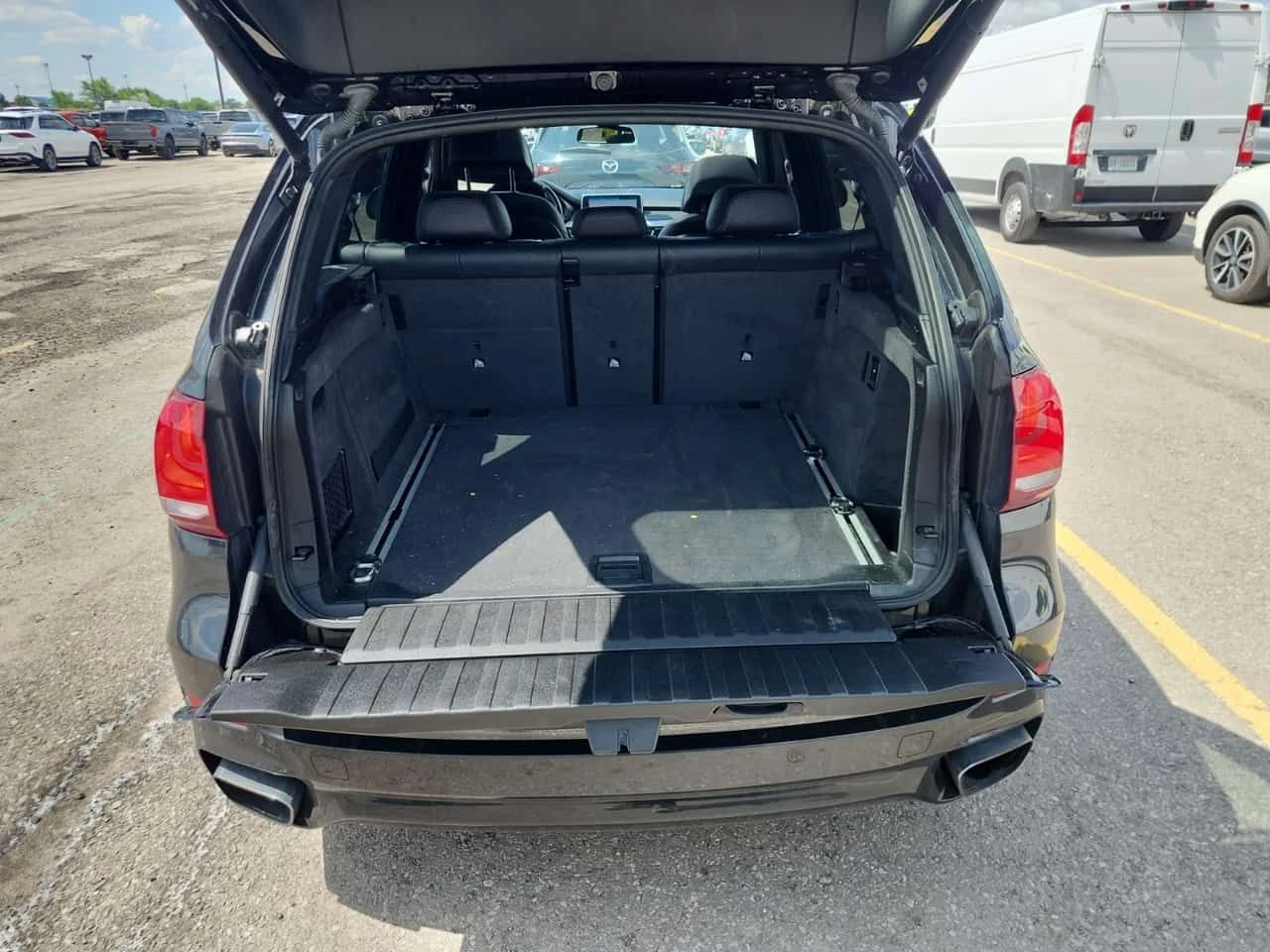 BMW X5 М ПАКЕТ/XDRIVE35I/CARFAX/ПОДГРЕВ/ПАМЕТ/ПАНОРАМА, снимка 14 - Автомобили и джипове - 55213724