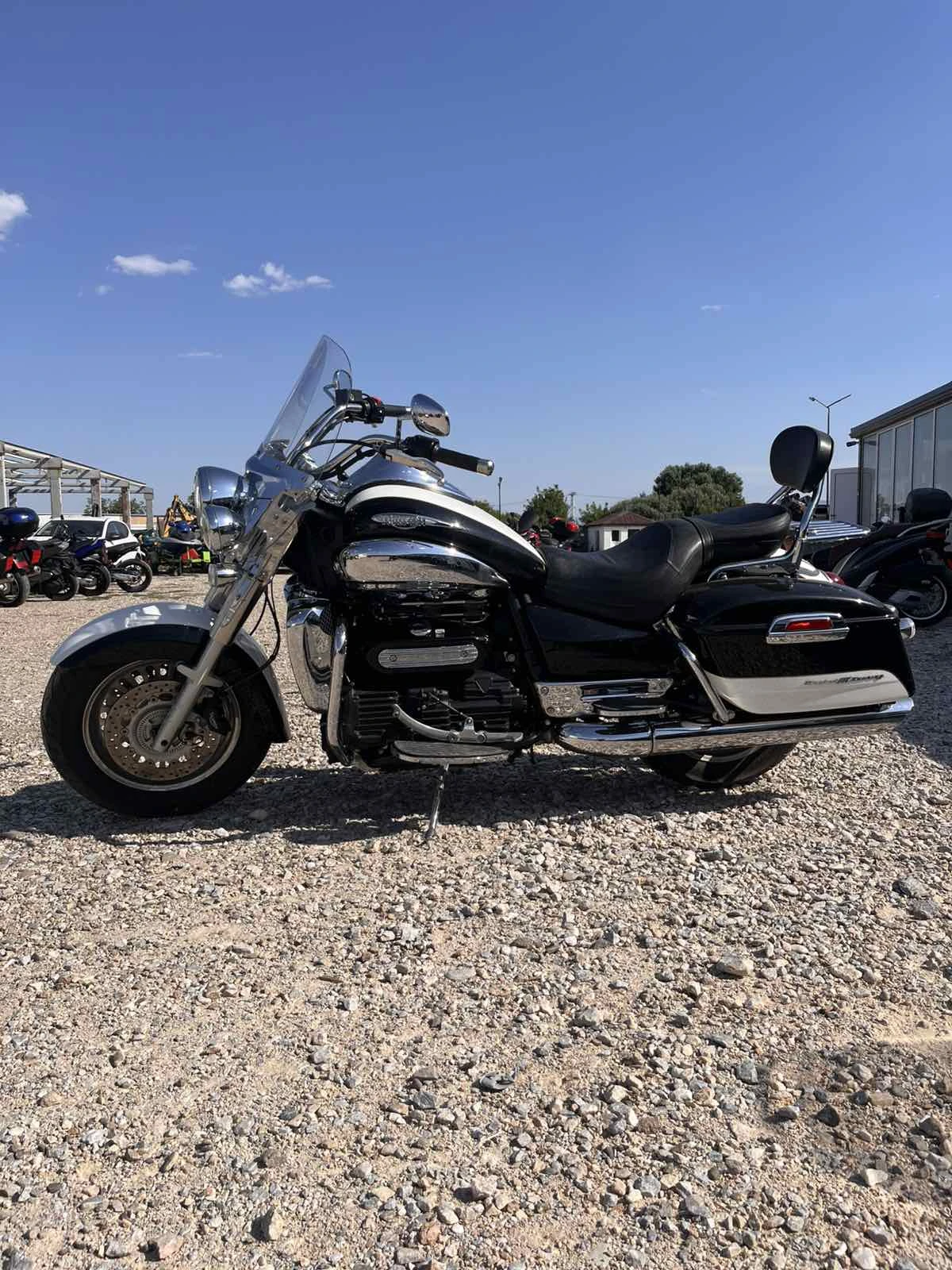 Triumph Rocket   | Mobile.bg   14