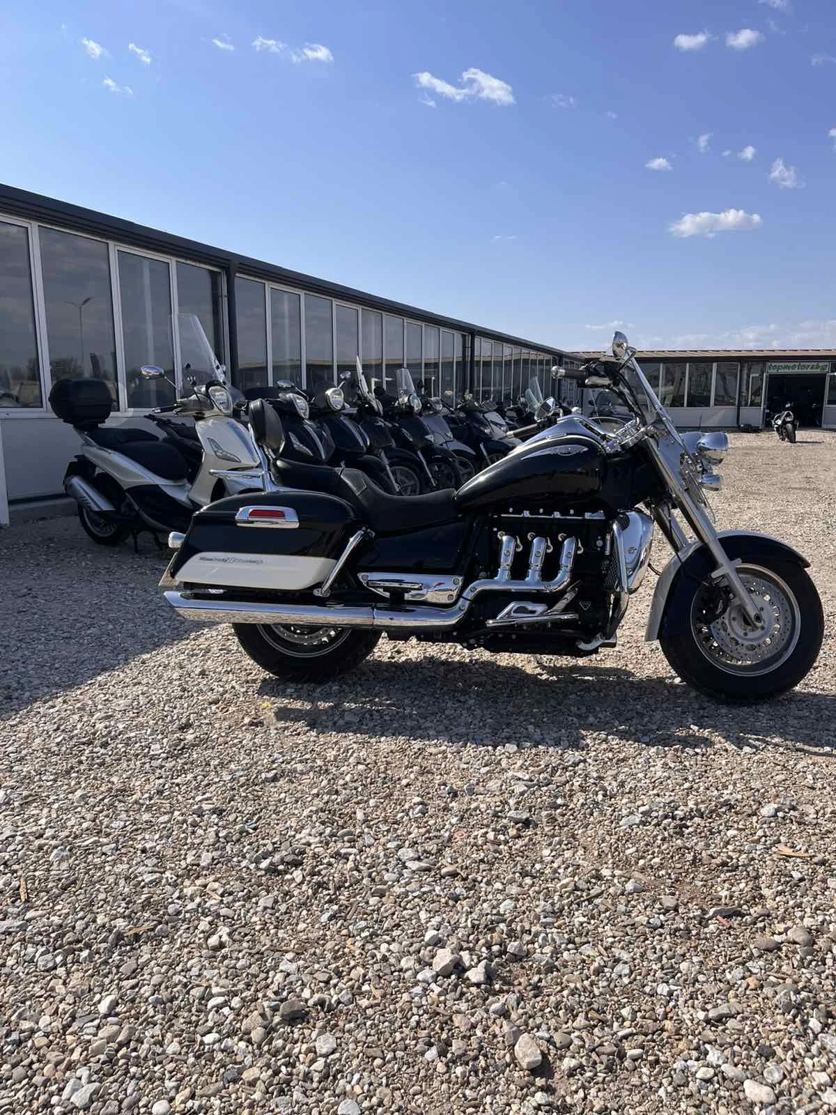 Triumph Rocket   | Mobile.bg   11