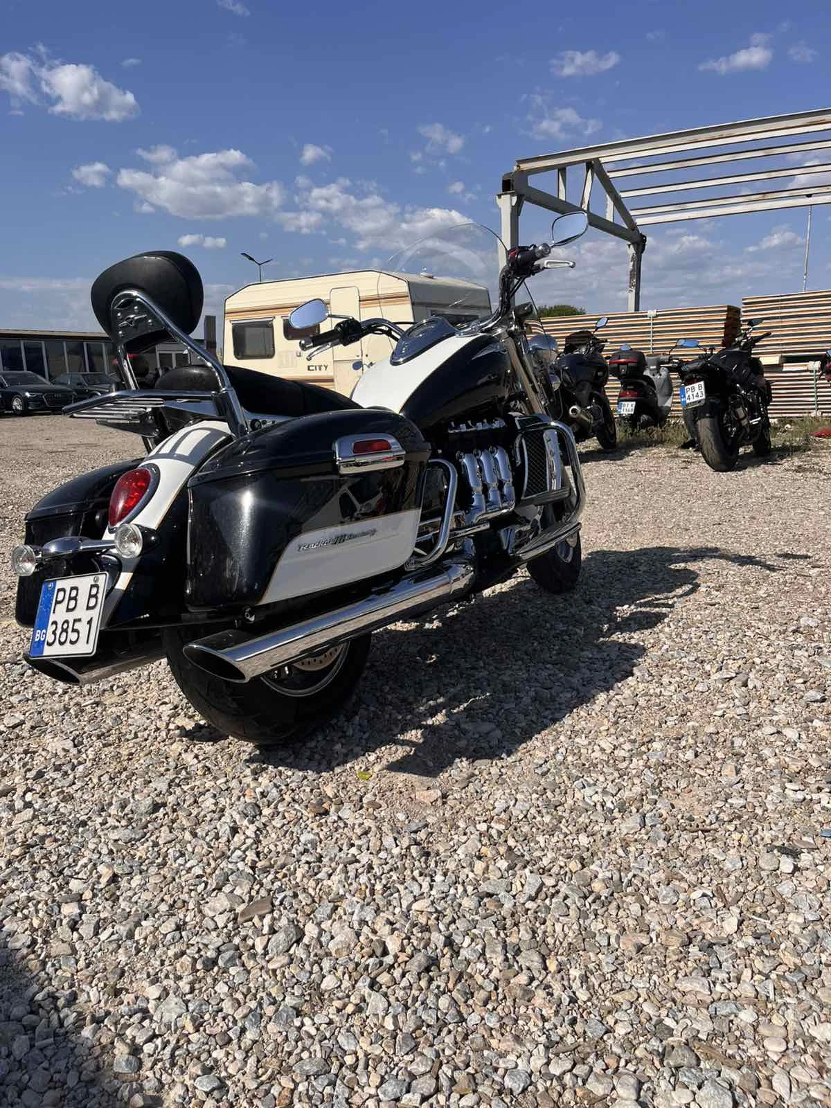 Triumph Rocket   | Mobile.bg   12