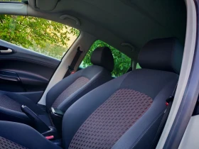 Seat Ibiza 1.4I(85)* КЛИМАТИК* BI-XENON* НОВ ВНОС* , снимка 12