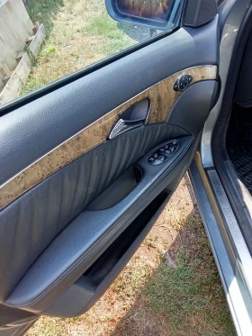Mercedes-Benz E 220, снимка 8