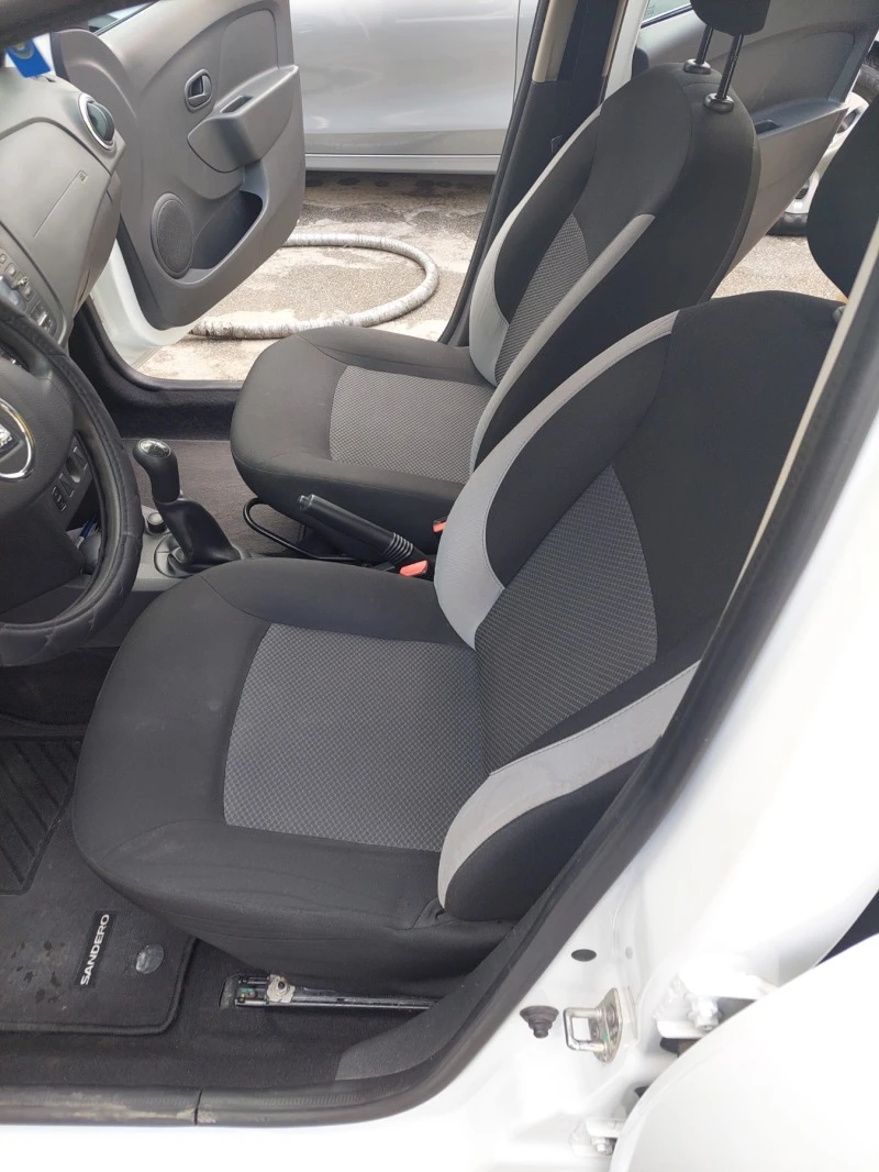 Dacia Sandero 1.5 dci, снимка 14 - Автомобили и джипове - 47301249