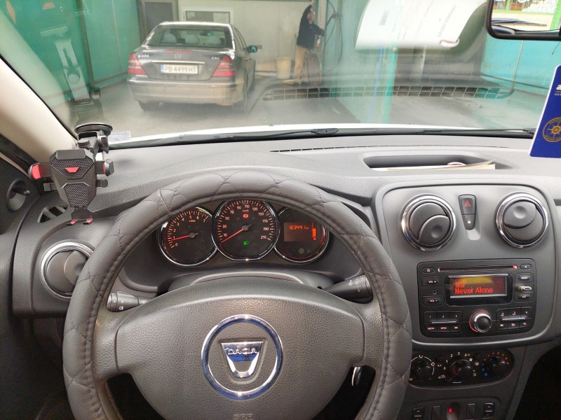 Dacia Sandero 1.5 dci, снимка 8 - Автомобили и джипове - 46044403