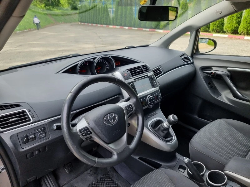 Toyota Verso 1.6 Navig/Klimatron/7mesta, снимка 9 - Автомобили и джипове - 46059230