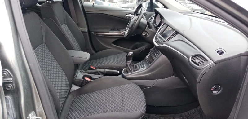 Opel Astra 1.5D Sports Tourer Гаранц., снимка 7 - Автомобили и джипове - 48472036