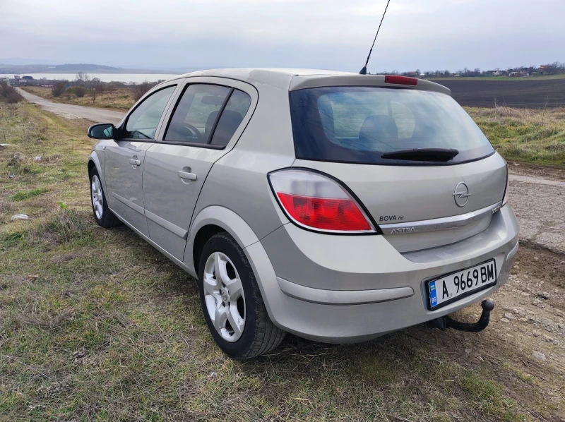 Opel Astra Н, снимка 3 - Автомобили и джипове - 49461469