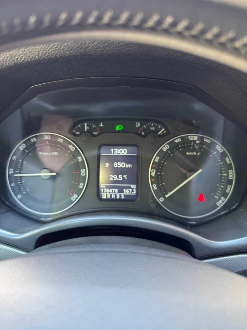 Skoda Octavia, снимка 15 - Автомобили и джипове - 52806479