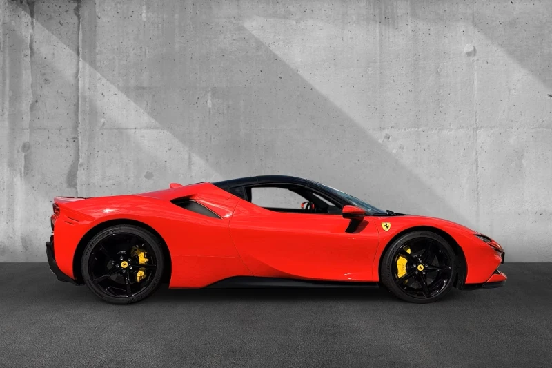 Ferrari SF 90 Spider, снимка 3 - Автомобили и джипове - 52290837
