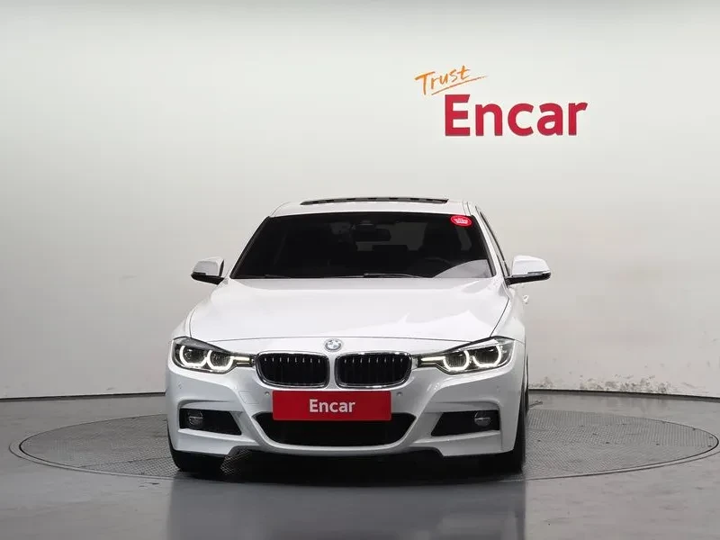 BMW 320 i - САМО 30% АВАНС, снимка 3 - Автомобили и джипове - 56304442